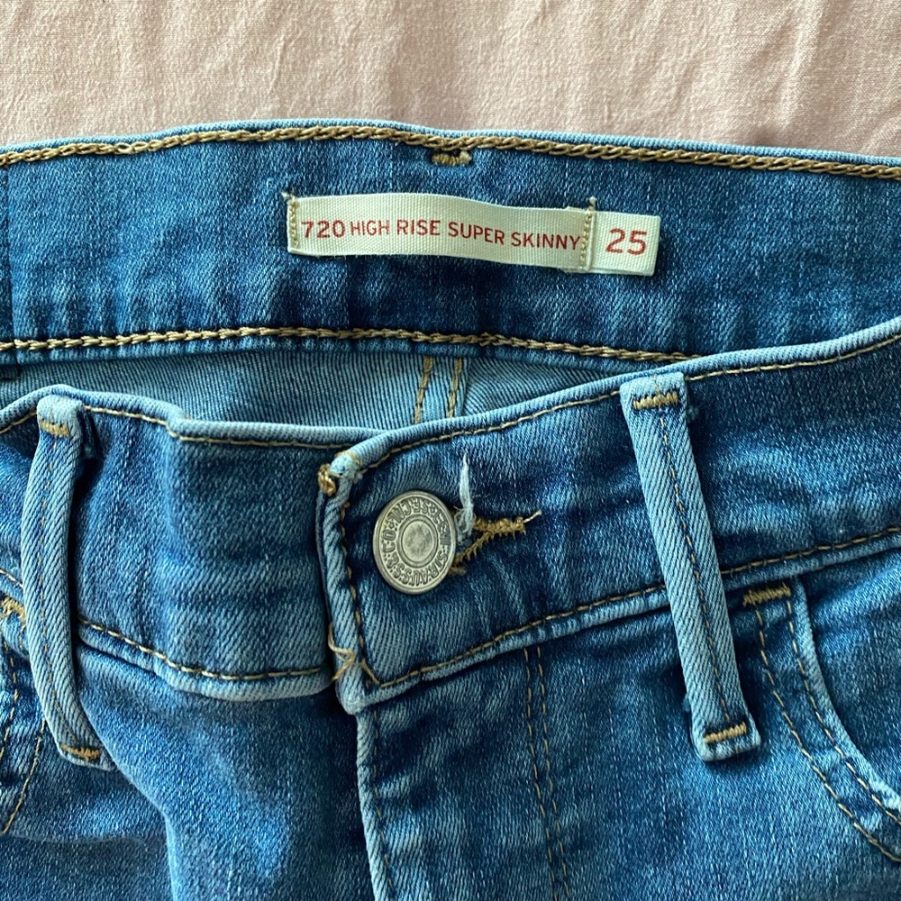 Levi’s - Picture 2 of 3